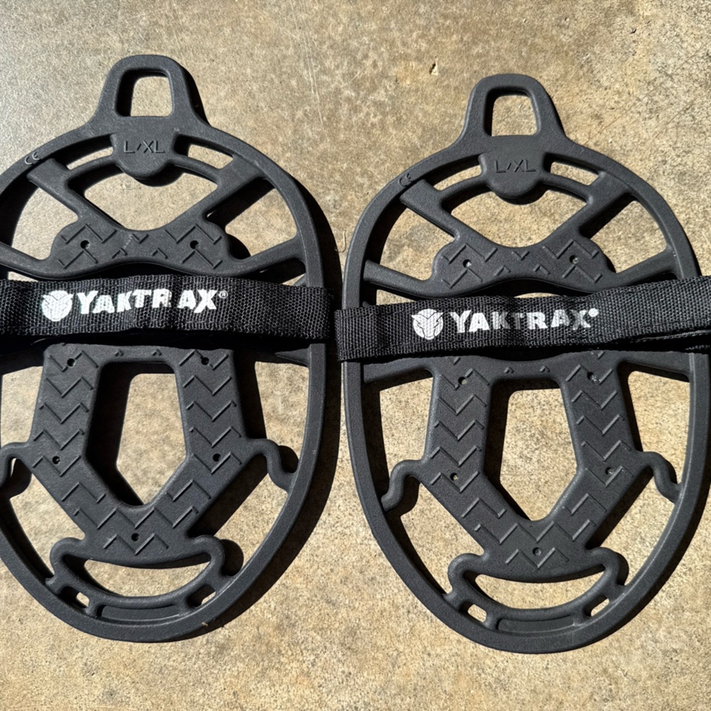 Yaktrax Ice Traction Slip-On Boot Spikes Winter Walking Hiking Pair L/XL Likenew
